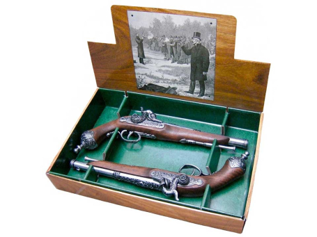 Дуэльные пистолеты в подарочной коробке (Италия, 1825 г.)
