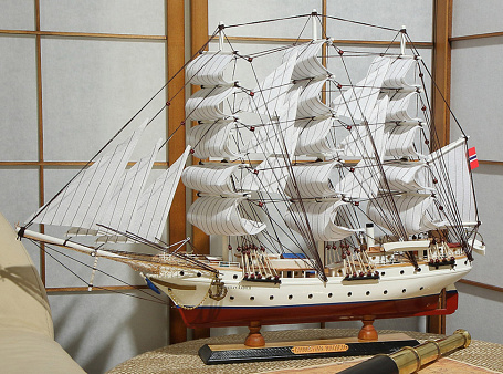 Модель корабля "Christian Radich" 63 см.