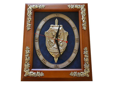 Настенные часы в деревянной раме "Эмблема ФСБ России" 29х34 см