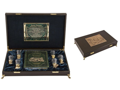 Подарочный набор "Охотничий" со стеклянными чарками и книгой в ларце