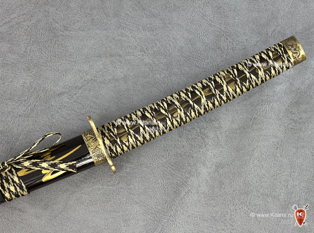 Катана, меч самурайский, на подставке