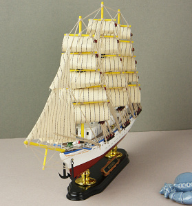 Модель парусника "Надежда" 52см.