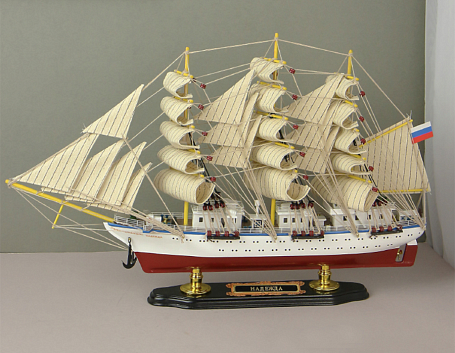 Модель парусника "Надежда" 52см.
