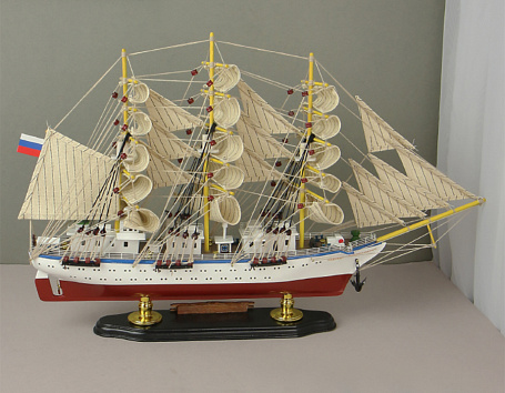 Модель парусника "Надежда" 52см.