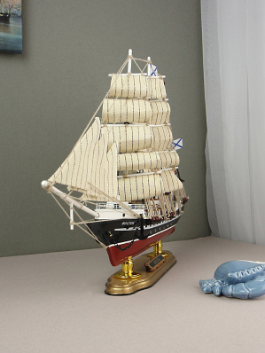 Модель парусника "Восток" 52 см.